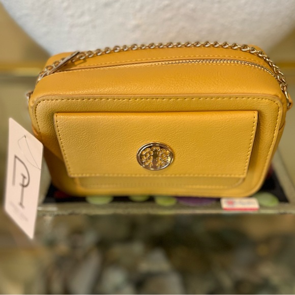 Rectangular Style Crossbody/Shoulder Bag - Picture 2 of 5